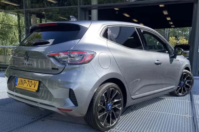 Renault Clio (2025) thumbnail 2