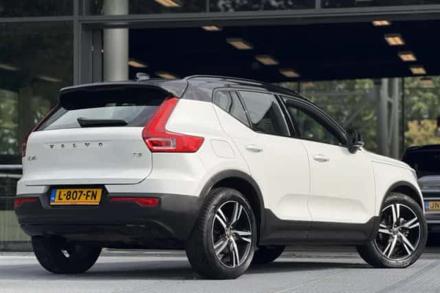 Volvo XC40 (2021) thumbnail 2