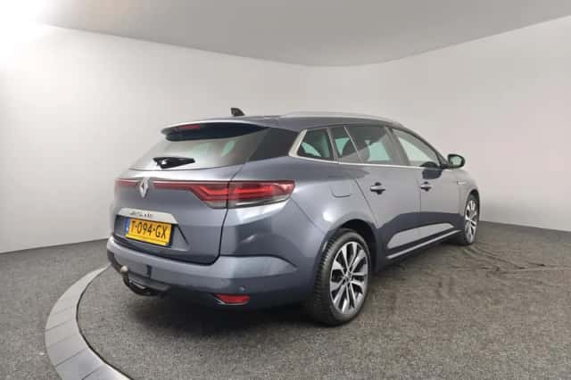 Renault Mégane (2023) thumbnail 2