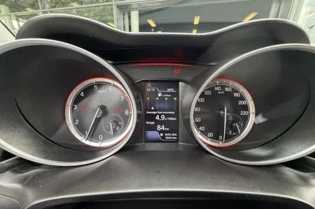 Suzuki Swift (2018) thumbnail 4