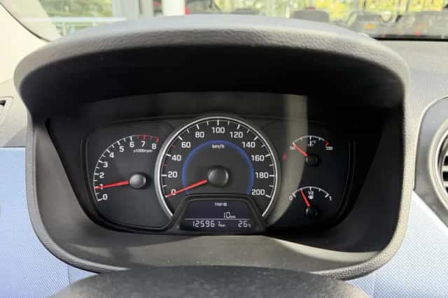 Hyundai i10 (2015) thumbnail 4