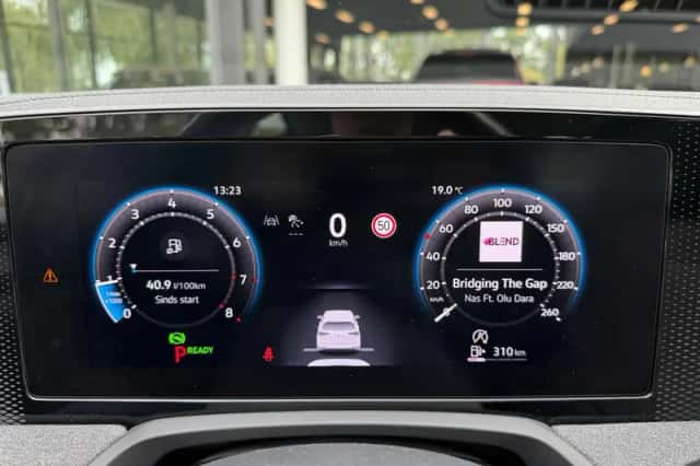 Volkswagen Passat (2025) thumbnail 4