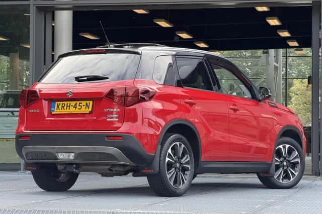 Suzuki Vitara (2021) thumbnail 2