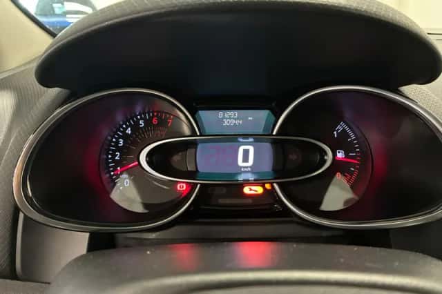 Renault Clio (2016) thumbnail 4
