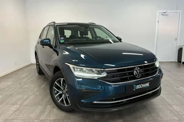 Volkswagen Tiguan (2022) thumbnail 5