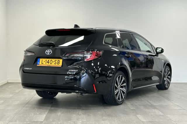 Toyota Corolla (2021) thumbnail 2