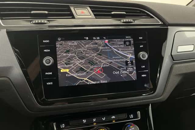 Volkswagen Touran (2019) thumbnail 6