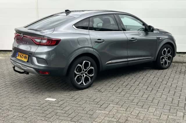 Renault Arkana (2022) thumbnail 2