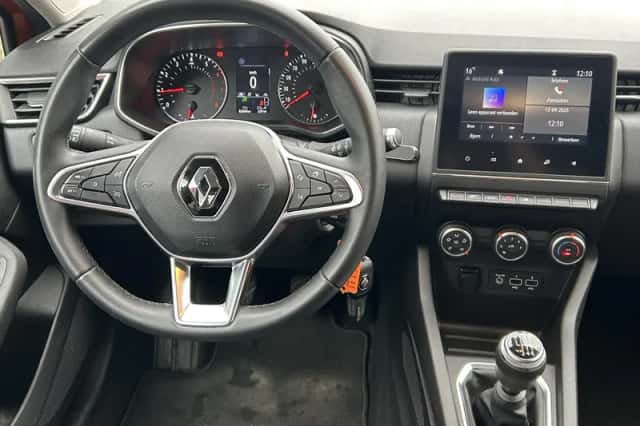 Renault Clio (2021) thumbnail 3
