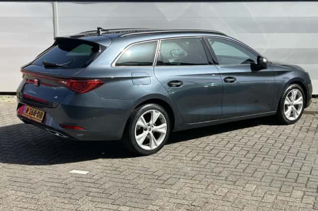 SEAT Leon (2021) thumbnail 2