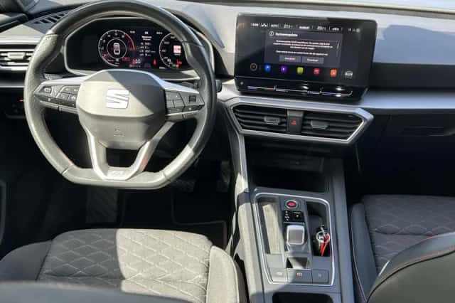 SEAT Leon (2021) thumbnail 3