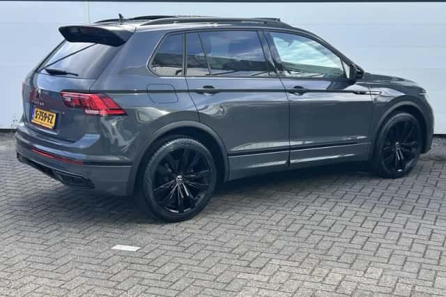 Volkswagen Tiguan (2022) thumbnail 2