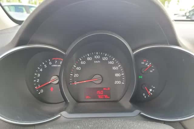 Kia Picanto (2016) thumbnail 4