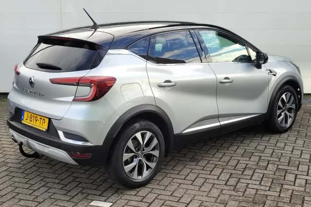 Renault Captur (2020) thumbnail 2