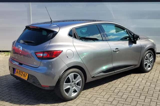 Renault Clio (2014) thumbnail 2