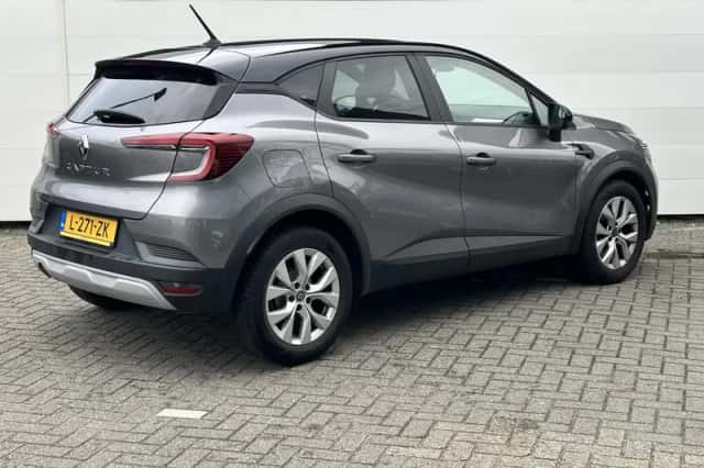 Renault Captur (2021) thumbnail 2