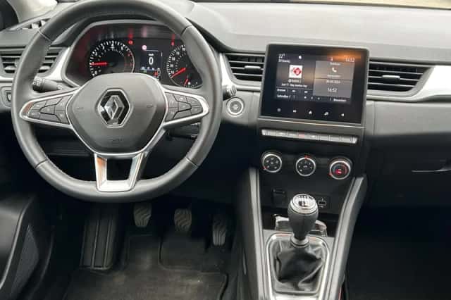 Renault Captur (2021) thumbnail 3
