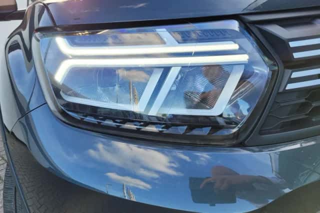 Dacia Duster (2023) thumbnail 2