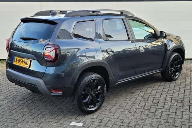 Dacia Duster (2023) thumbnail 4