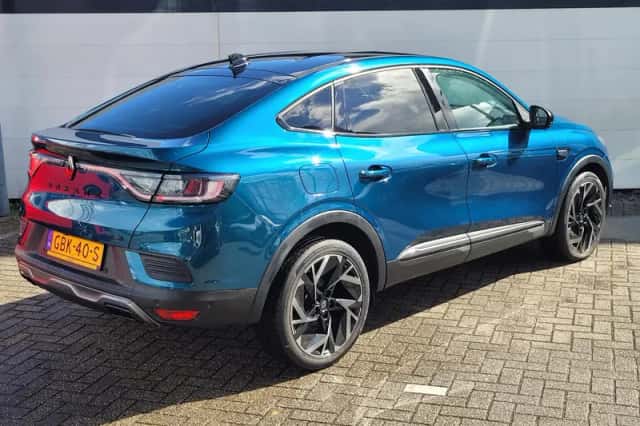 Renault Arkana (2024) thumbnail 2