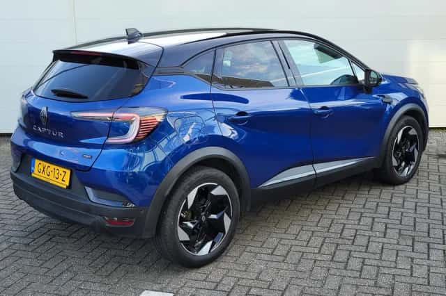 Renault Captur (2024) thumbnail 2