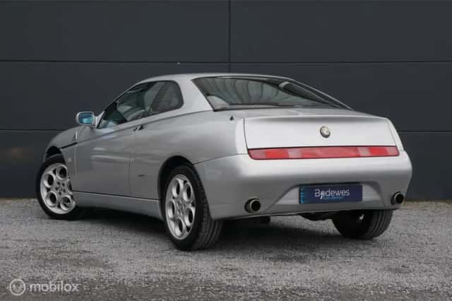 Alfa Romeo GTV (1997) thumbnail 2