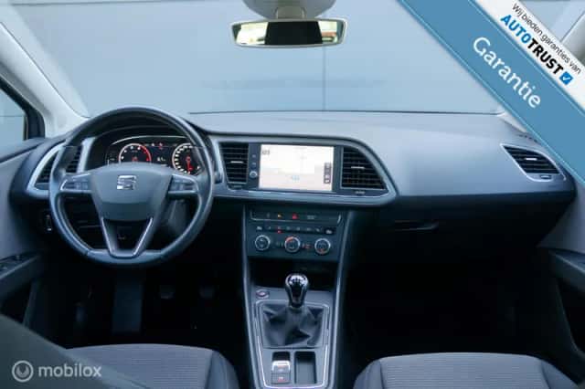 SEAT Leon (2019) thumbnail 3