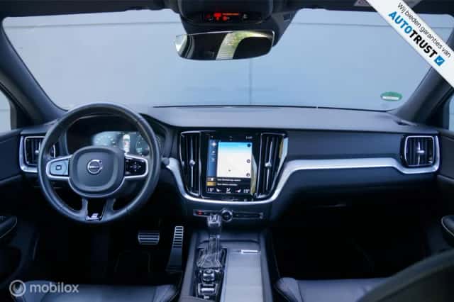 Volvo S60 (2019) thumbnail 3