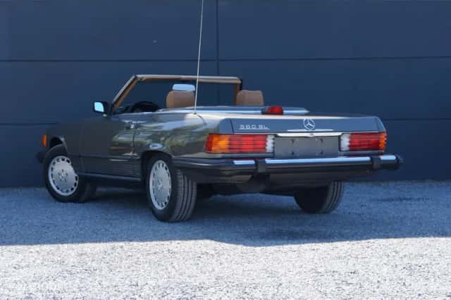 Mercedes-Benz SL-Klasse (1986) thumbnail 2