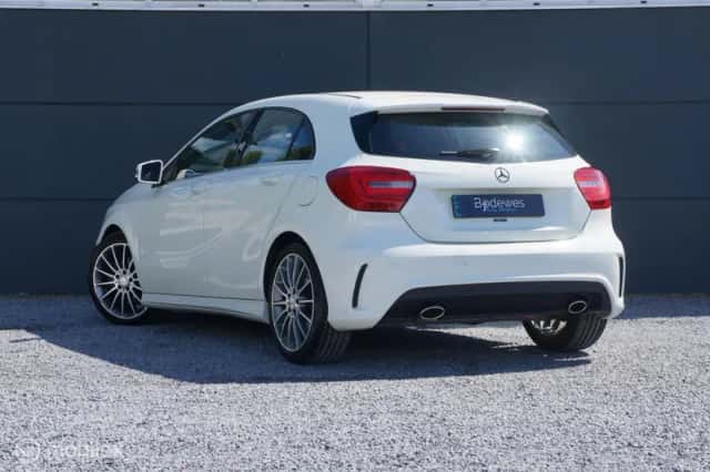 Mercedes-Benz A-Klasse (2015) thumbnail 2