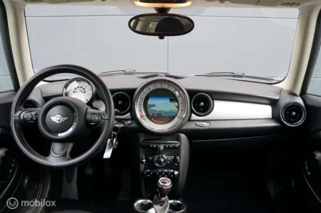 MINI Clubman (2013) thumbnail 3