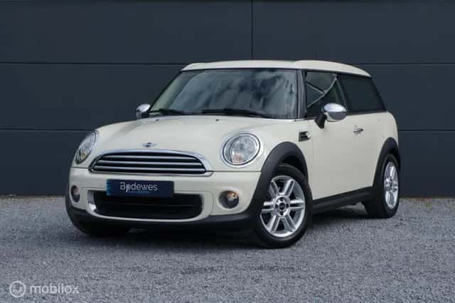 MINI Clubman (2013) thumbnail 5