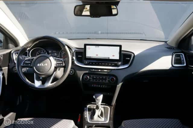 Kia Ceed (2022) thumbnail 3
