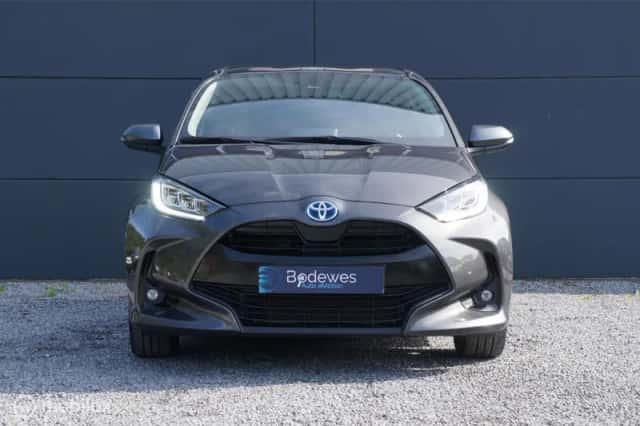 Toyota Yaris (2021) thumbnail 4