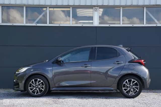 Toyota Yaris (2021) thumbnail 6
