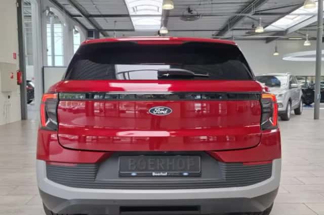Ford Explorer (2025) thumbnail 4
