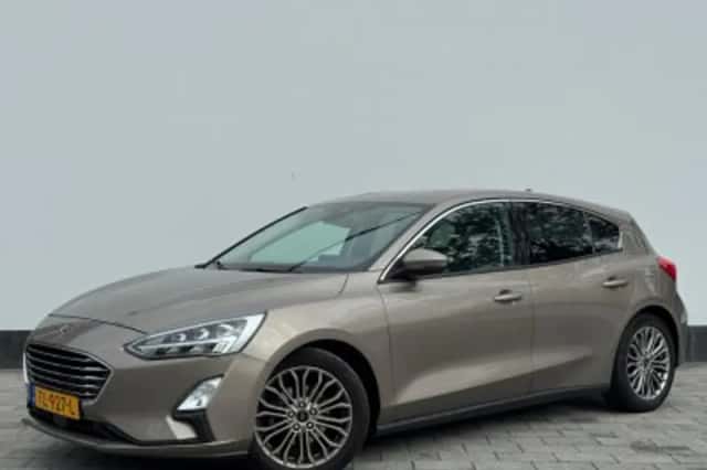Ford Focus (2019) thumbnail 1