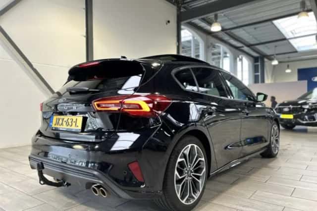 Ford Focus (2024) thumbnail 3