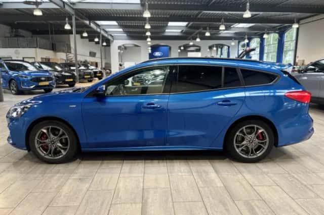Ford Focus (2021) thumbnail 2