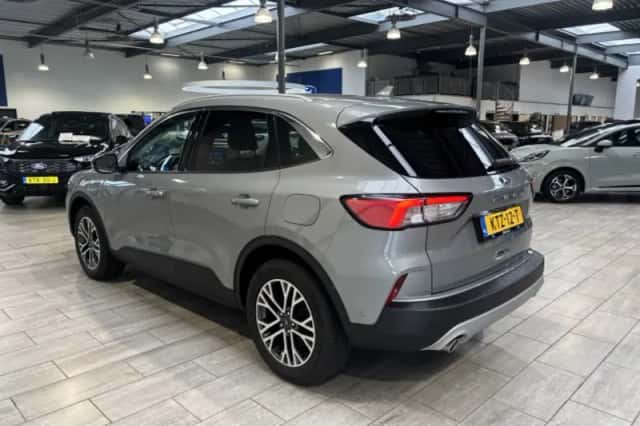 Ford Kuga (2023) thumbnail 4