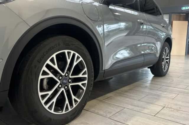 Ford Kuga (2023) thumbnail 6