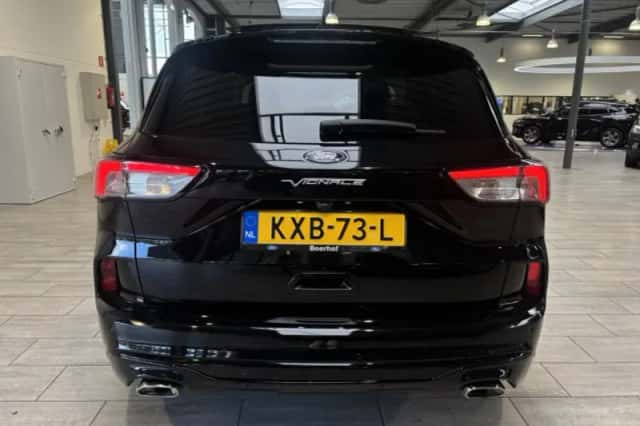 Ford Kuga (2022) thumbnail 4