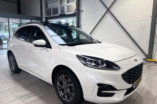 Ford Kuga (2022) thumbnail 6