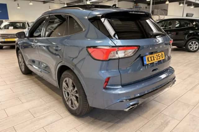 Ford Kuga (2022) thumbnail 3