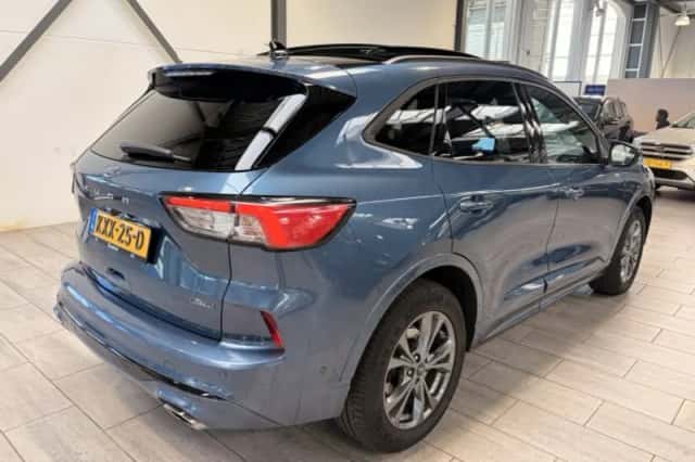 Ford Kuga (2022) thumbnail 5