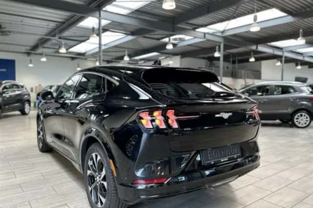 Ford Mustang Mach-E (2023) thumbnail 5