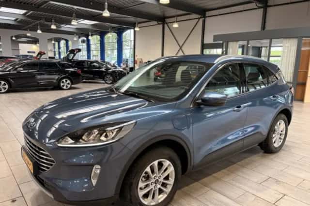 Ford Kuga (2023) thumbnail 1