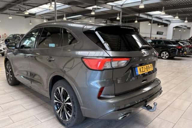 Ford Kuga (2023) thumbnail 3