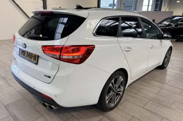 Kia Cee'd (2017) thumbnail 5