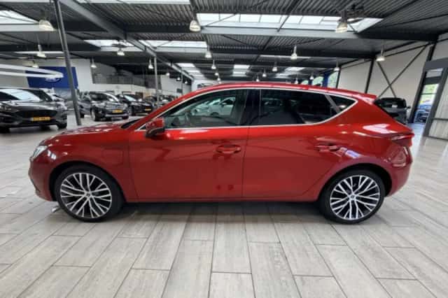 SEAT Leon (2021) thumbnail 2